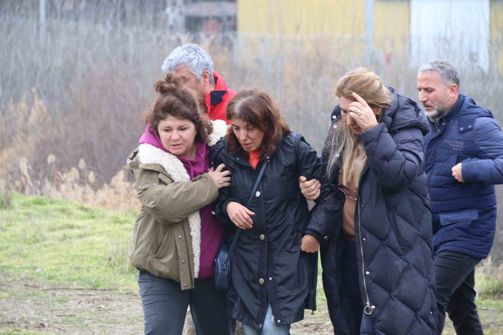 arandigi yerden 2 kilometre otede bulunan ogretmenin cenazesi otopsi icin morga kaldirildi 8 aIp97ug5
