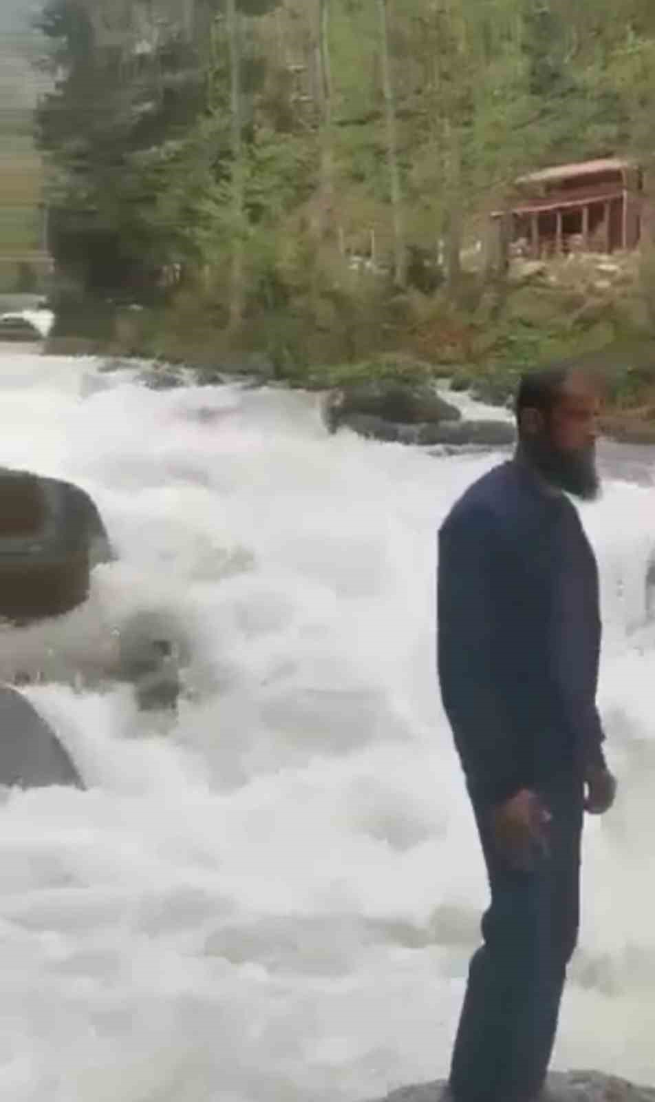 arap turistlerin dere ve gol kenarindaki fotograf cekme meraki tatsiz bitiyor 0 hJnBRIaP