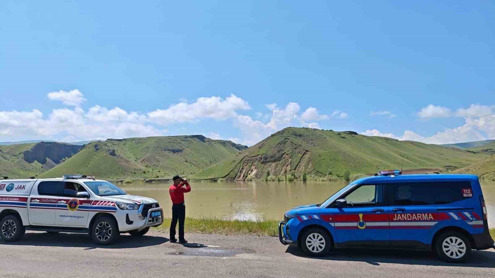 Aras Nehri’nde kaybolan çoban 101 personel tarafından aranıyor 5 aras nehrinde kaybolan coban 101 personel tarafindan araniyor 1 Y8u2O8j5