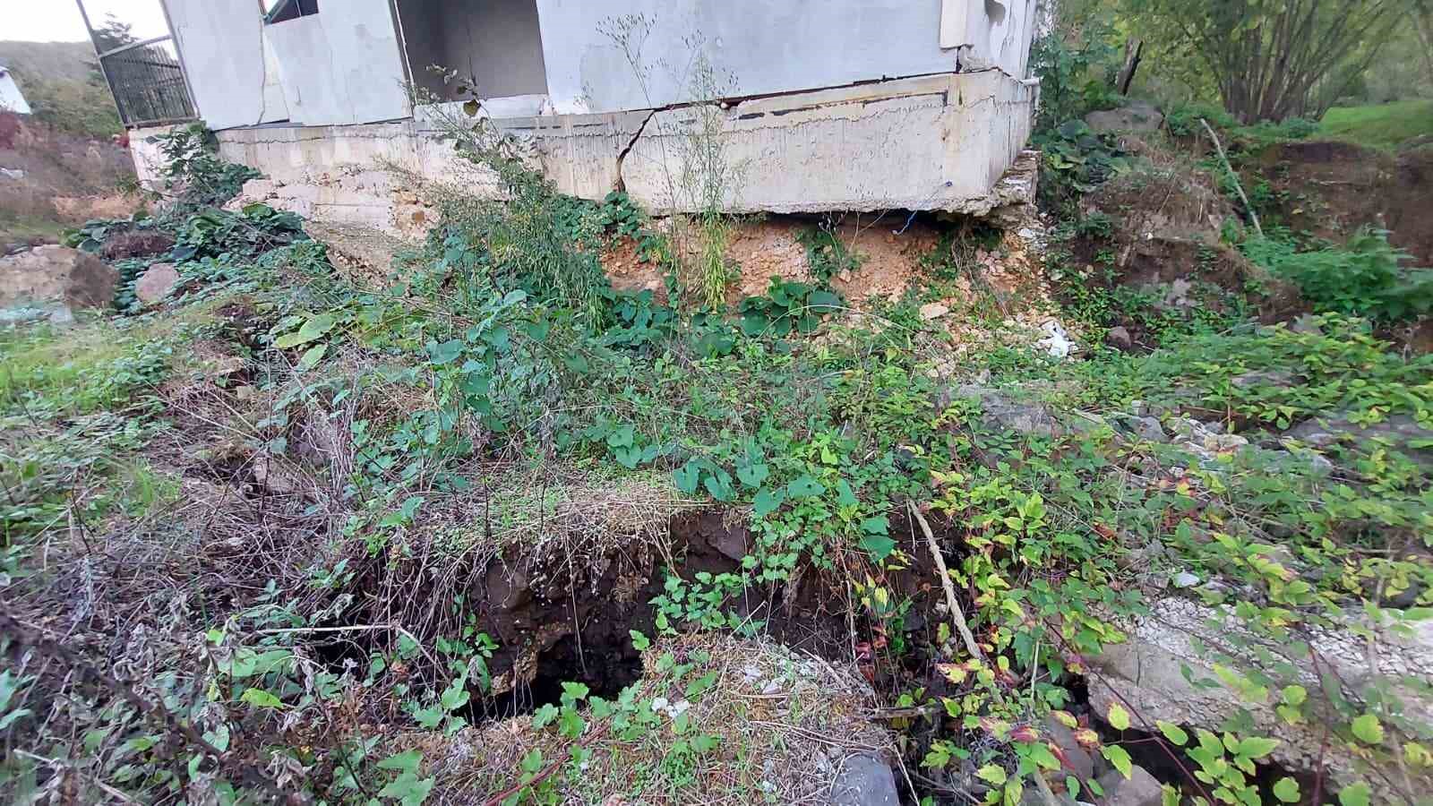 araziler parcalandi evler yamuldu tas ocagi mahalleyi yok etmeye basladi 1 yL4D8jOH