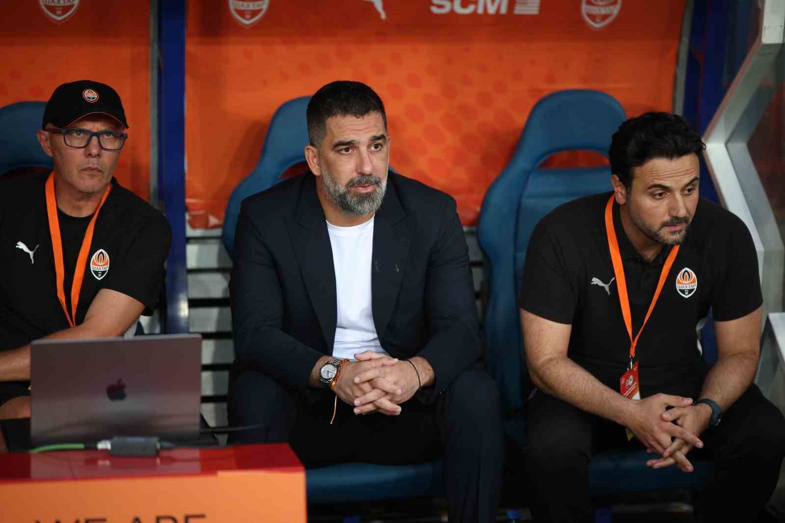 Arda Turan, Ukrayna’da yılın teknik direktörü seçildi 6 arda turan ukraynada yilin teknik direktoru secildi 2 a8D8L97p