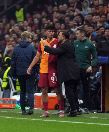arda-unyay-uefa-sampiyonlar-liginde-ilk-macina-cikti-P1Luc1Fe.jpg