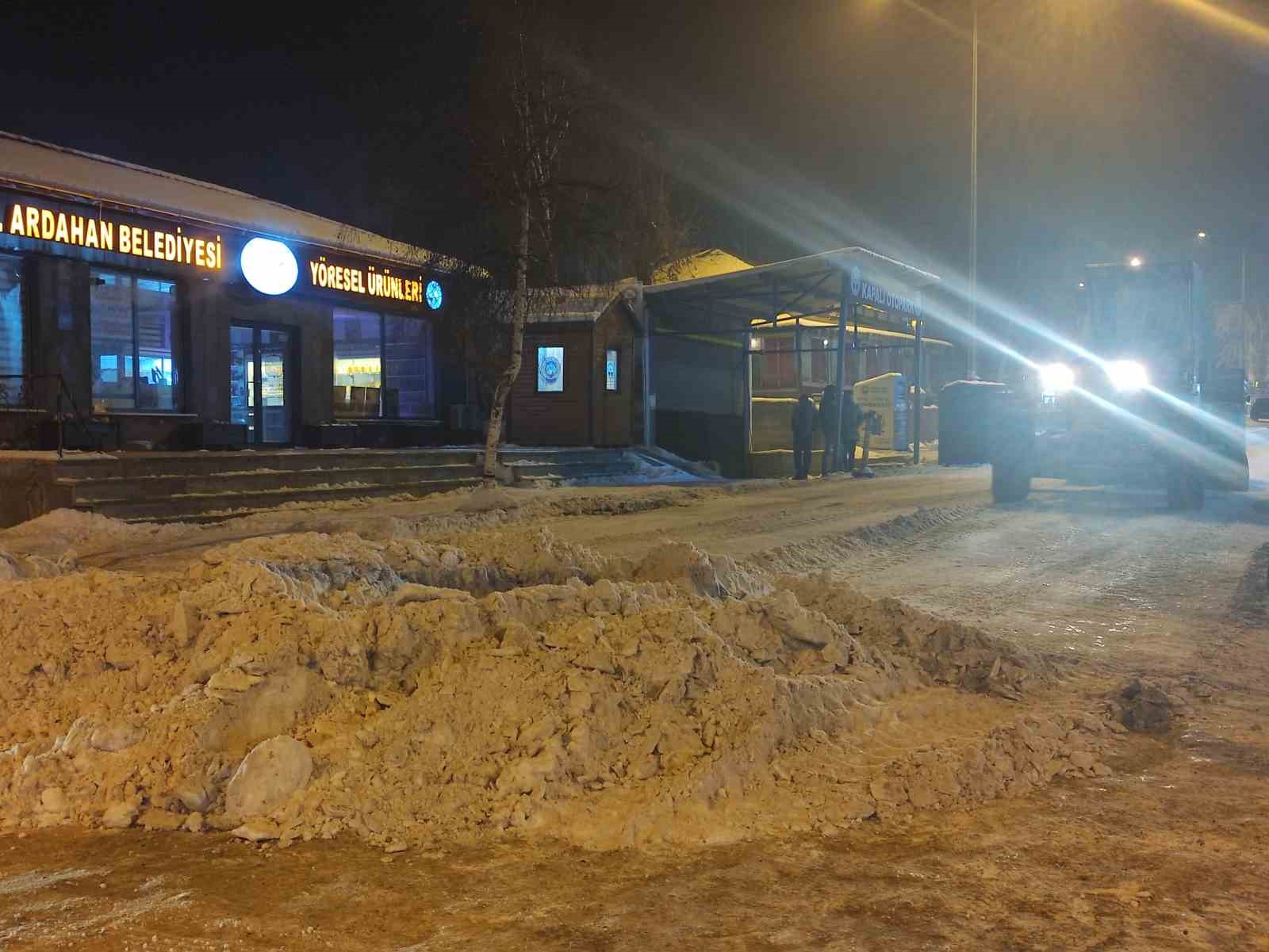 ardahan belediyesi karla mucadelesini surduruyor 4 TGRwPj8l