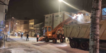 ardahan-belediyesi-karla-mucadelesini-surduruyor-XAQW3nHP.jpg