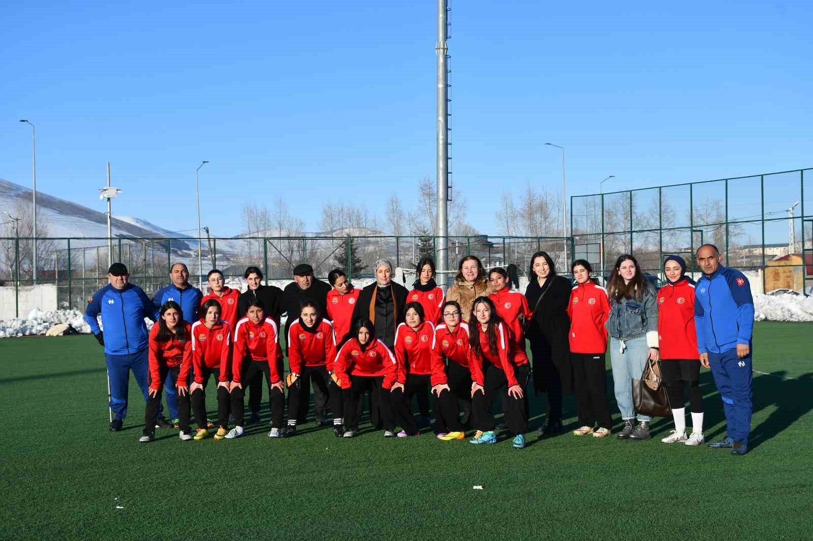 ardahan kura kadin futbol takiminin yeni baskani songul celik oldu 0