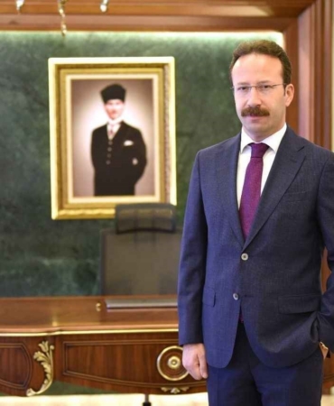 ardahan-valiligine-omer-hilmi-yamli-atandi-yRxqPl7L.jpg