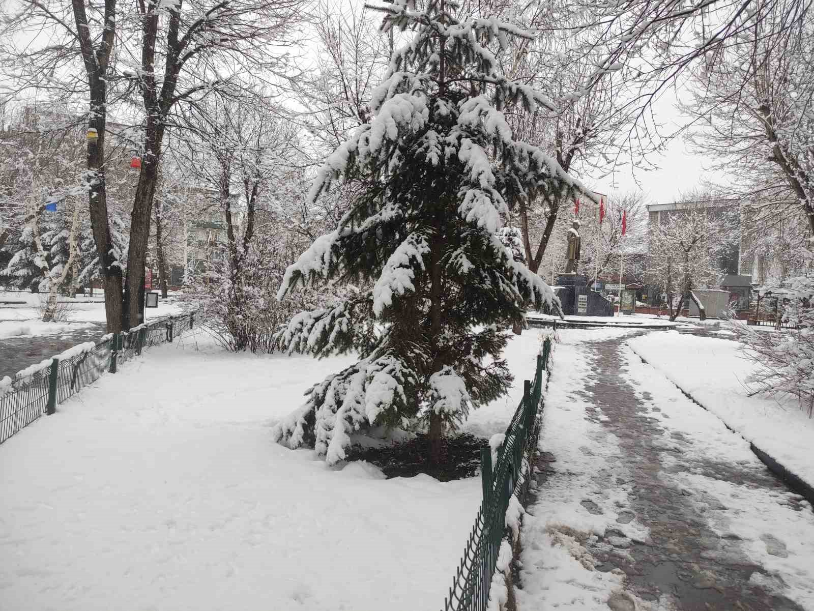 Ardahan’a kış geri geldi 8 ardahana kis geri geldi 4 Hgi126Yc