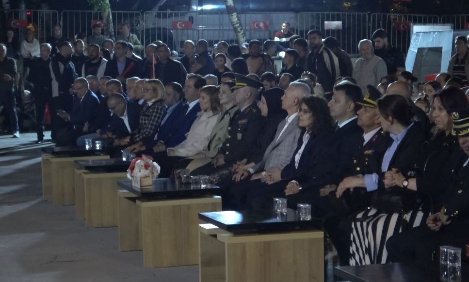 Ardahan’da ’15 Temmuz Demokrasi ve Milli Birlik Günü’ etkinliği 4 ardahanda 15 temmuz demokrasi ve milli birlik gunu etkinligi 0