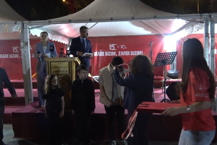 Ardahan’da ’15 Temmuz Demokrasi ve Milli Birlik Günü’ etkinliği 5 ardahanda 15 temmuz demokrasi ve milli birlik gunu etkinligi 1 BKGFIzF2