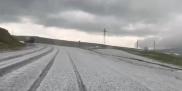 ardahanda-dolu-yagisi-yolu-beyaza-burudu-XhWWSnU7.jpg