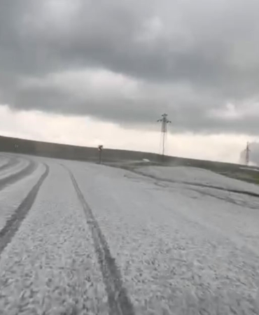 ardahanda-dolu-yagisi-yolu-beyaza-burudu-XhWWSnU7.jpg