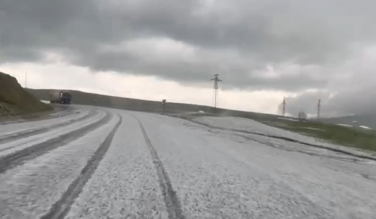 ardahanda-dolu-yagisi-yolu-beyaza-burudu-XhWWSnU7.jpg