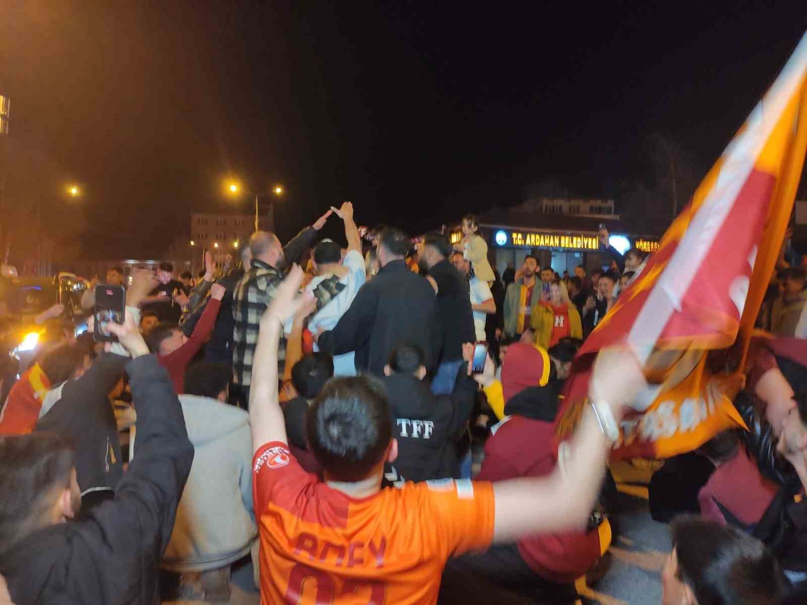 ardahanda galatasarayin sampiyonluk sevinci yasandi 3 XD9J1Nrw