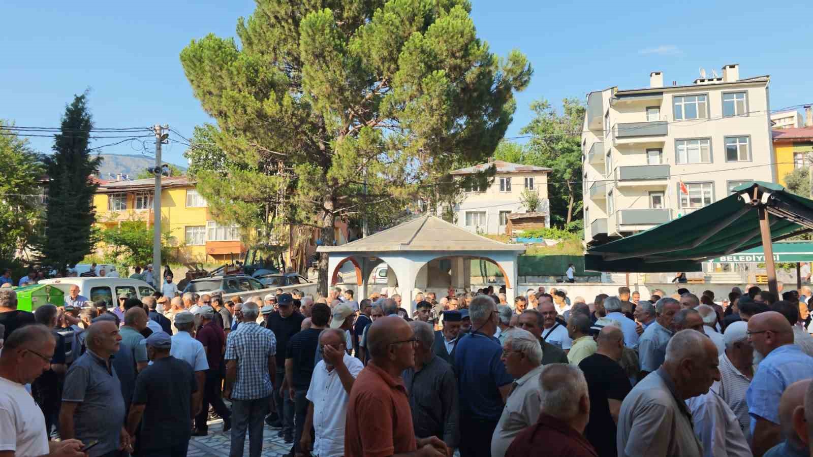 ardahandaki feci kazada hayatini kaybeden 4 kisi artvinde topraga verildi 5 tzaQaTjX