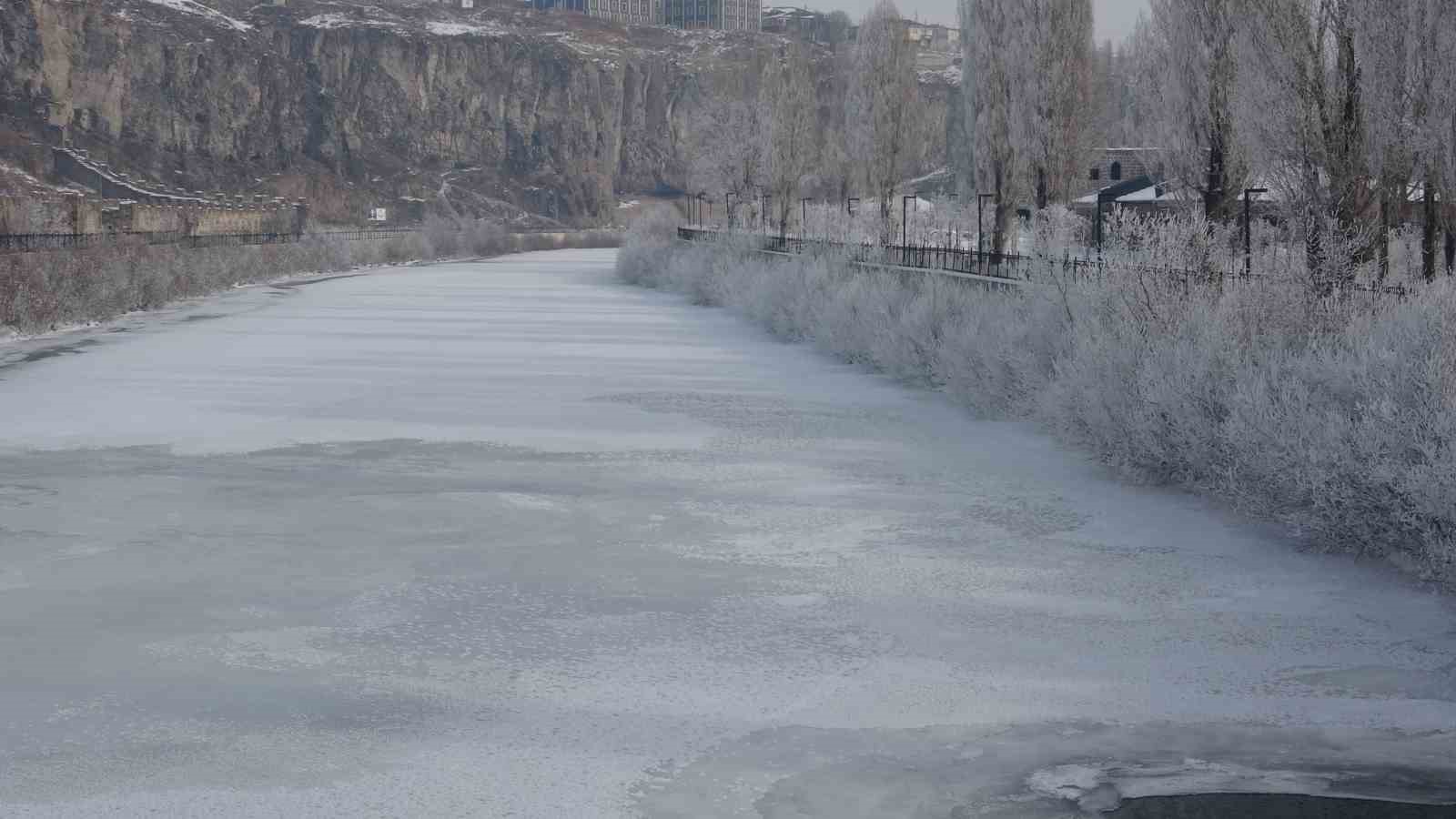 ardahanin gole ilcesi turkiyenin en soguk yerlesim yeri oldu 7 esBnCCre