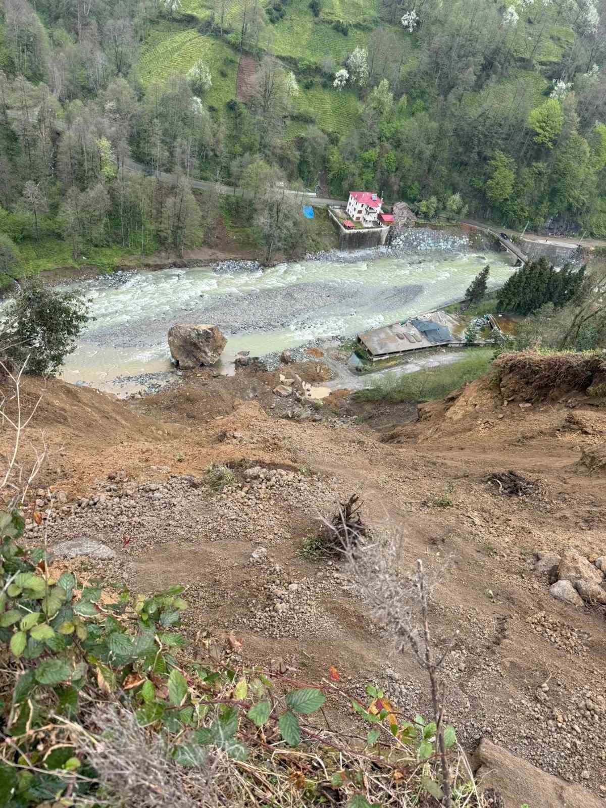 ardesende korkutan heyelan 1 HNJMalVW