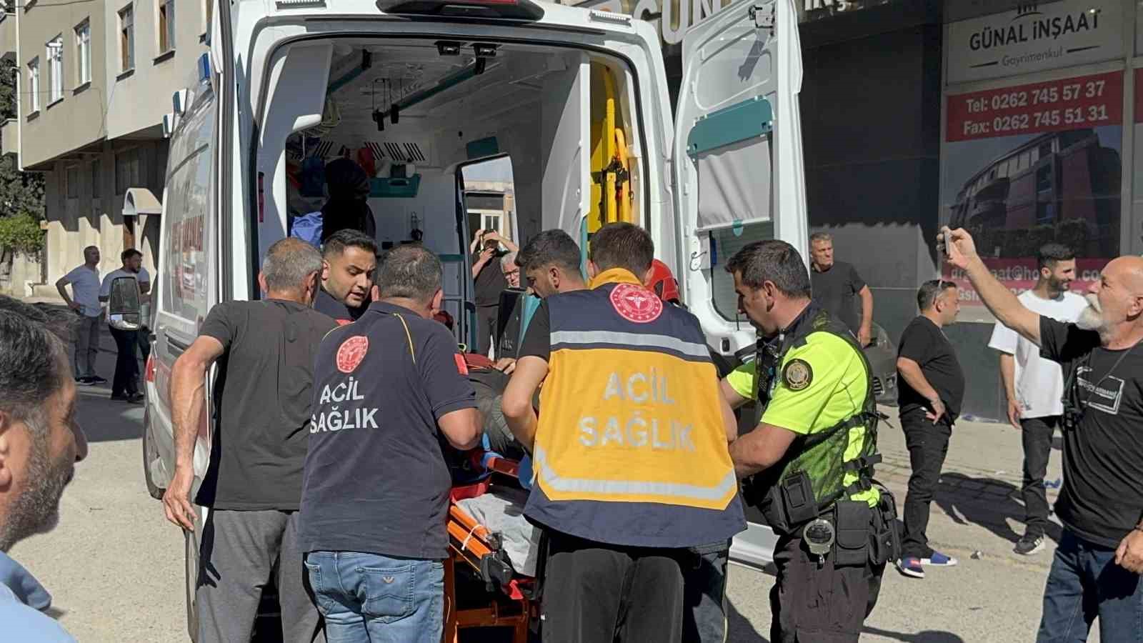 ardi ardina serit degistiren surucu kaza yapti 3 yarali 4 cZhtWzdj
