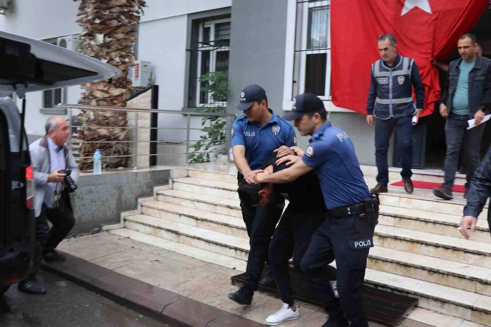 Aren’i ölümüne darp eden sanığa 8 yıl 5 ay, anneye 3 yıl 4 ay hapis cezası verildi 4 areni olumune darp eden saniga 8 yil 5 ay anneye 3 yil 4 ay pNuC14XI