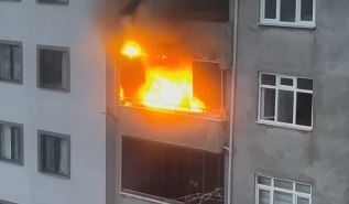arhavide-apartman-dairesinde-yangin-panigi-iQhjZ98B.jpg