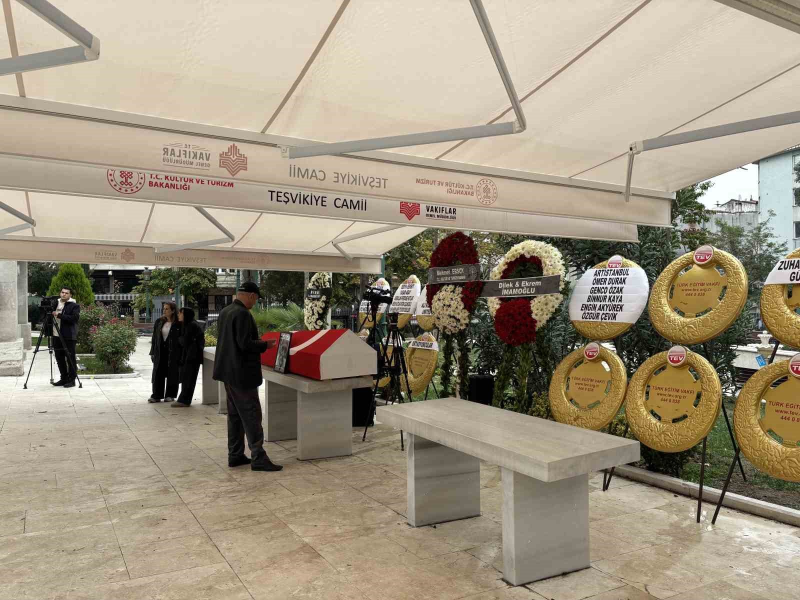 arif erkin guzelbeyoglu son yolculuguna ugurlandi 2 ppsSnCSc