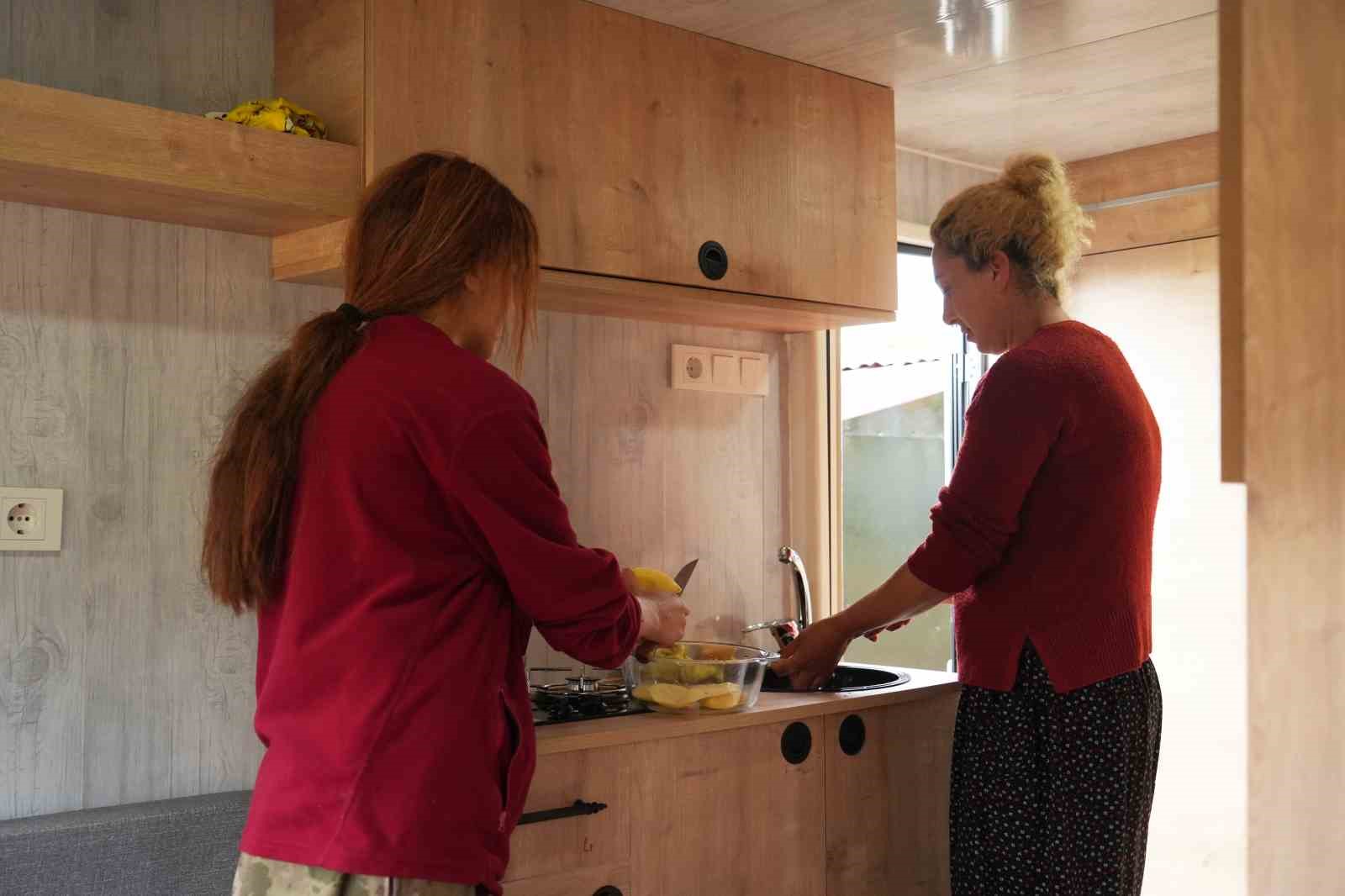 arilarin izinde bir omur karavan destegi gezgin arici aileye nefes oldu 2 SVAyng8s