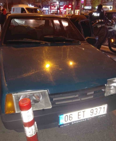 ariza-yapan-aracindan-inen-adama-otobus-carpti-kVeuCbgh.jpg