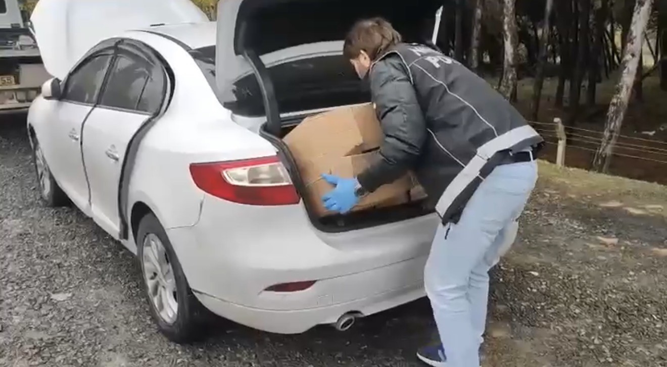 arizali arac susuyle uyusturucu sevkiyati 28 bin hap ele gecirildi 3 tutuklama 2 ZGGK3cO4