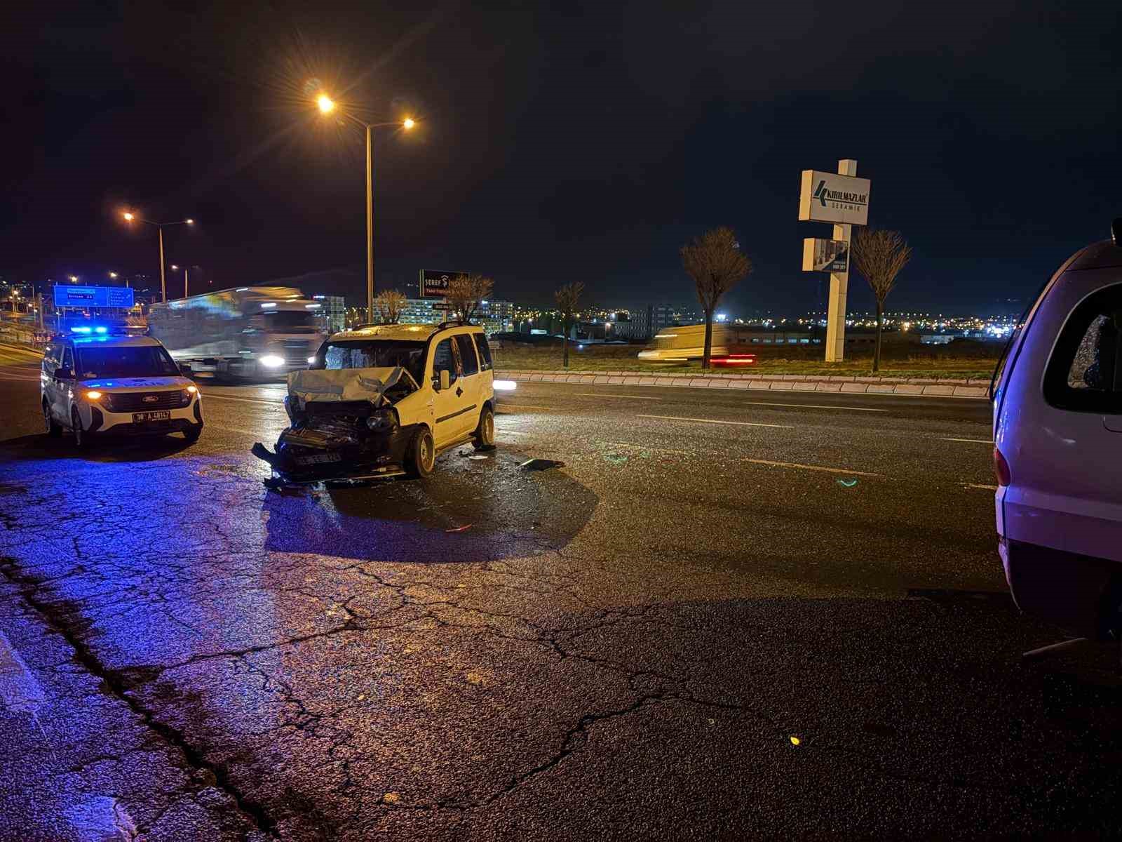 arizali minibuse carpan aracta 7 aylik bebek dahil 6 yarali 3 55e3WwCC