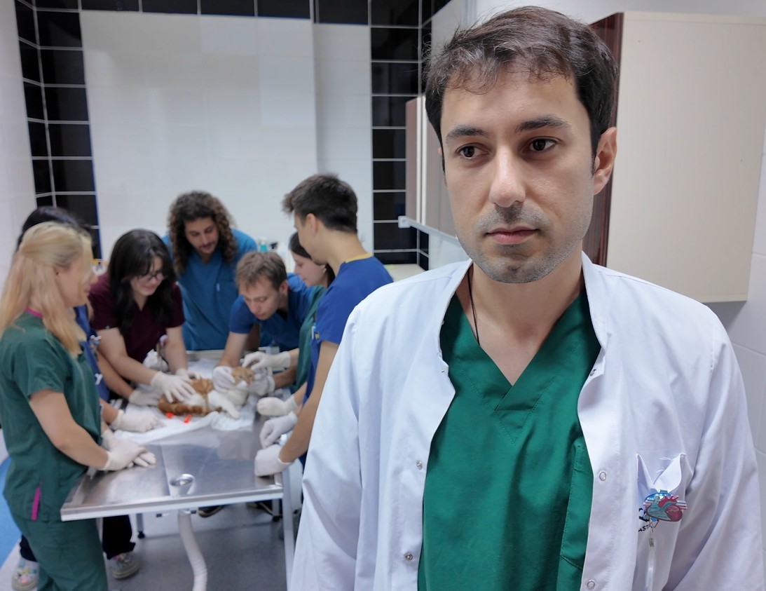 arka 2 patisi ampute edilen balima 3 boyutlu ozel tasarlanan protez 4 MKU7iAT4