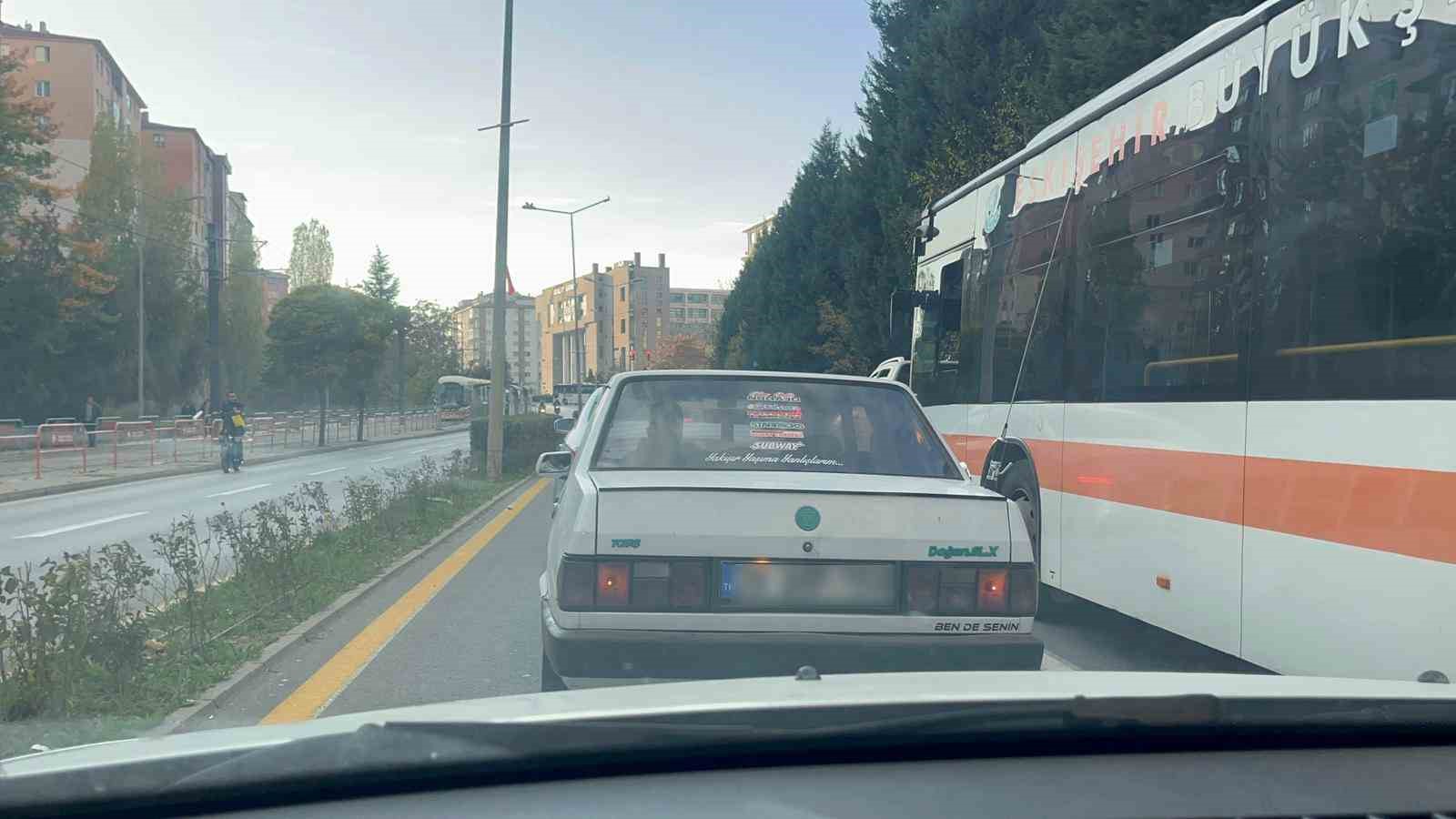 arka cama yakisir yasima yanlislarim yazdi caddeyi egzozuyla rahatsiz etti 2 KS6Z8RSp