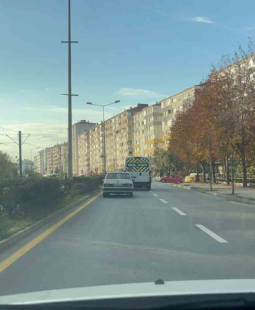 arka-cama-yakisir-yasima-yanlislarim-yazdi-caddeyi-egzozuyla-rahatsiz-etti-H7Q6OiPX.jpg