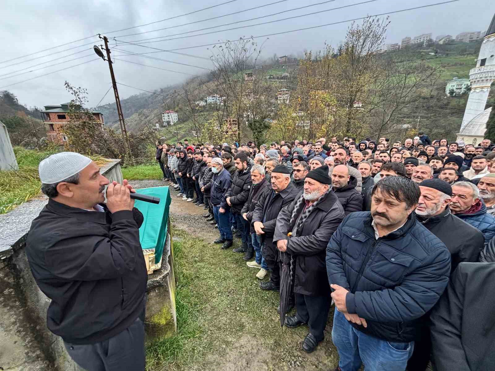 arka koltuktan direksiyona gecti bir gencin olumune neden oldu 4 ItYtEsBr
