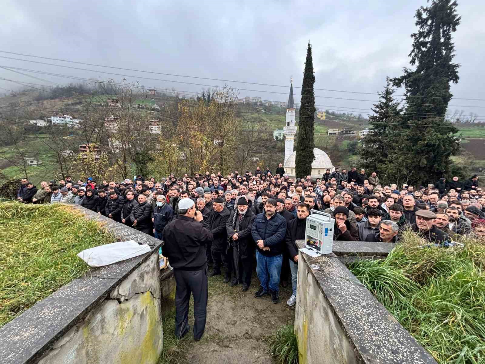 arka koltuktan direksiyona gecti bir gencin olumune neden oldu 5 Wge6mqzQ