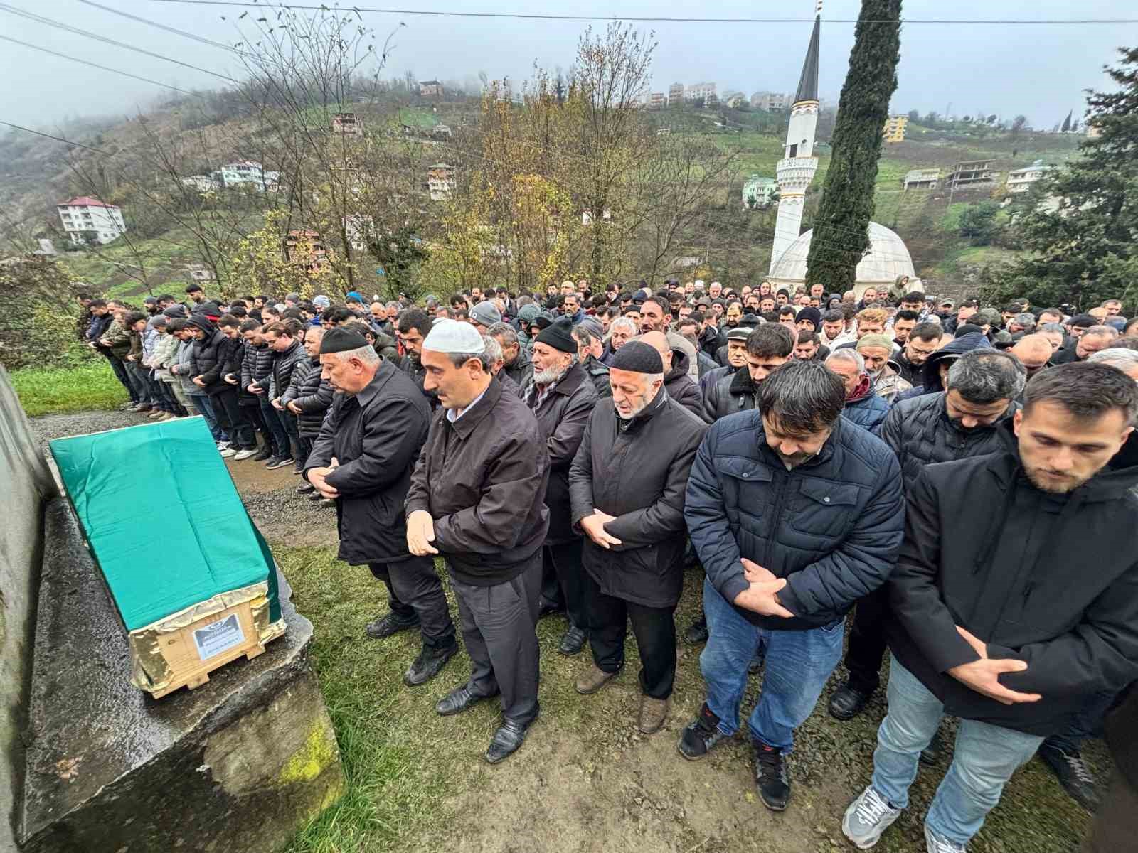 arka koltuktan direksiyona gecti bir gencin olumune neden oldu 6 1anJuvQf