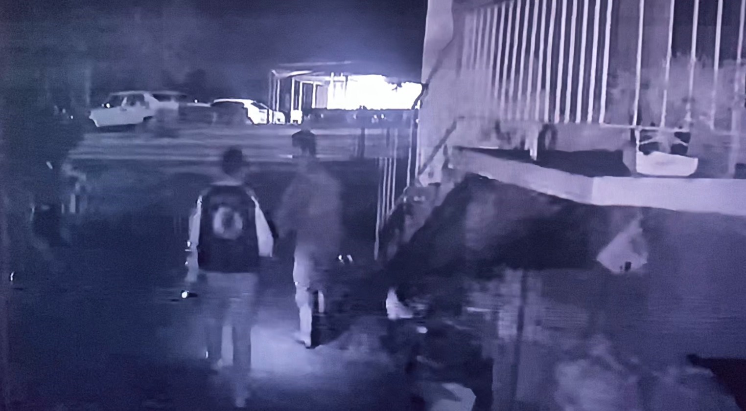 arkadasina selam vermek icin bastigi kornadan ses cikmayinca calindigini fark etti 2 tCb5eZhV
