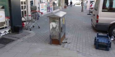 arkadasina-sinirlendi-hirsini-elektrik-panosuna-saldirarak-aldi-TdwF4AEp.jpg