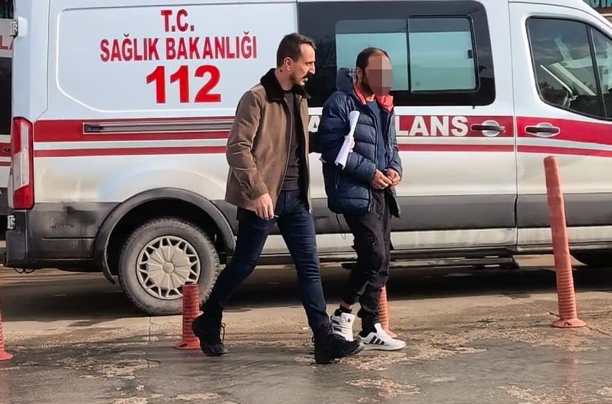 arkadasini dizinden vuran supheli saklandigi evde yakalandi 1 zuMDGDQf