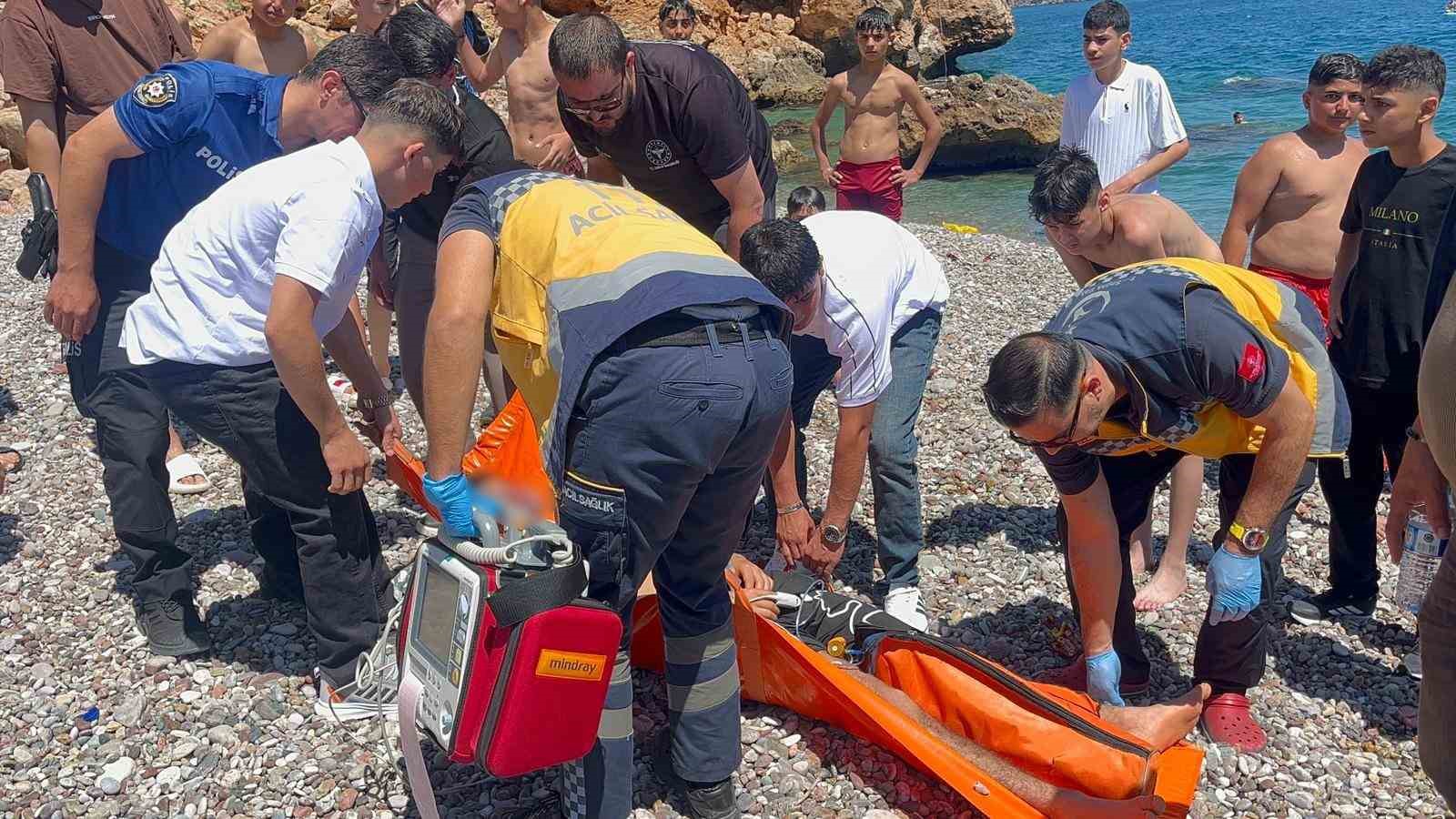 Arkadaşını kurtarmak isterken boğulma tehlikesi geçiren çocuk hastanelik oldu 7 arkadasini kurtarmak isterken bogulma tehlikesi geciren cocuk hastanelik oldu 3 w76LFWmL