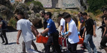 arkadasini-kurtarmak-isterken-bogulma-tehlikesi-geciren-cocuk-hastanelik-oldu-nJXvJ2a1.jpg