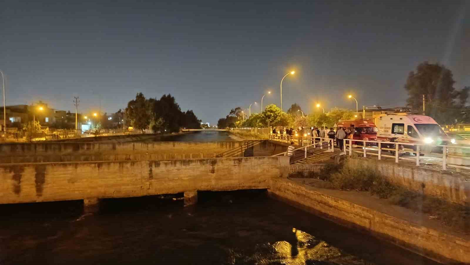 arkadasiyla otururken kanala dustu akintiya kapilip kayboldu 0 lgbuXhin
