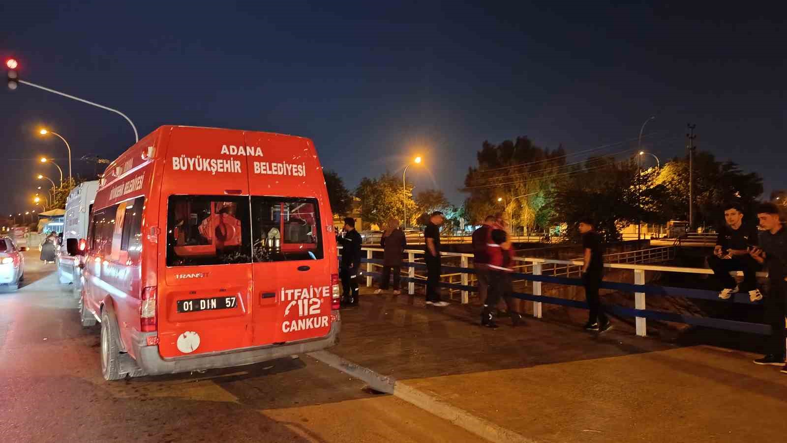 arkadasiyla otururken kanala dustu akintiya kapilip kayboldu 1 YbSOk2UH