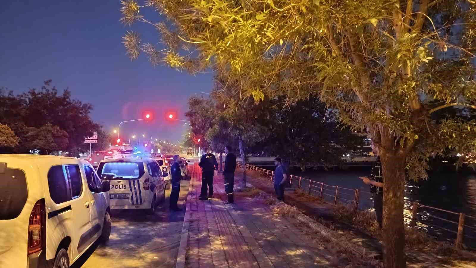 arkadasiyla otururken kanala dustu akintiya kapilip kayboldu 4 mD5cbq4j