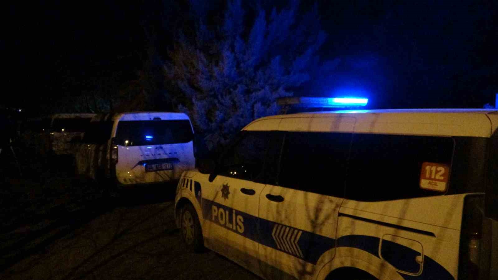 arkadaslarin silahla oyunu kanli bitti 1 yarali 4 ju3zaKsX