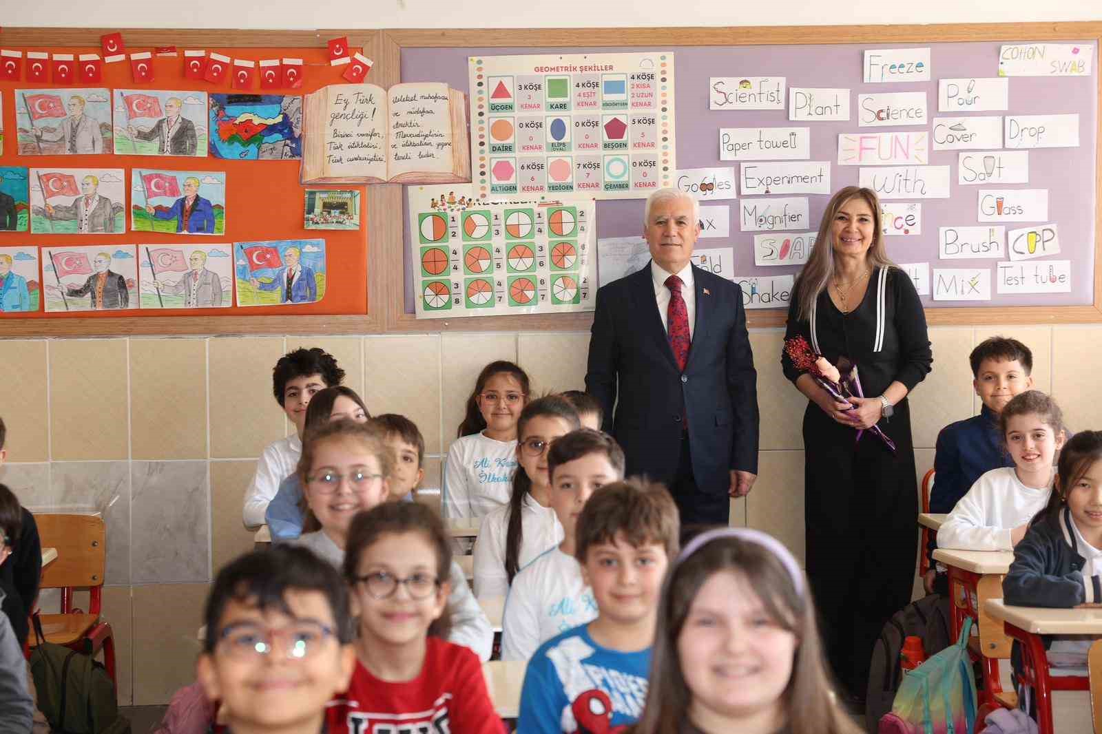 arkadaslarina soz verdi baskan bozbeyi sinifa getirdi 1