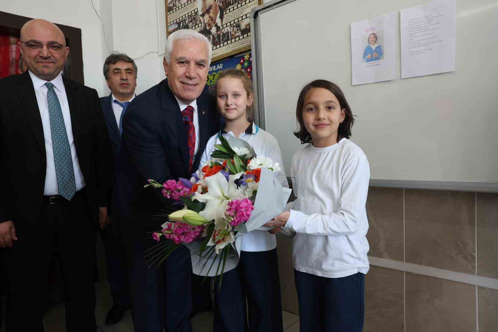 arkadaslarina soz verdi baskan bozbeyi sinifa getirdi 3 CZgLvDXs