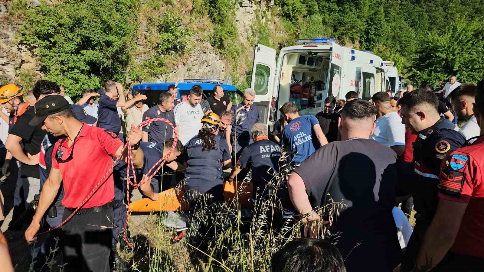 Arkadaşlarıyla şelaleye giren gencin cansız bedenine ulaşıldı 5 arkadaslariyla selaleye giren gencin cansiz bedenine ulasildi 1 SPtKLj5c