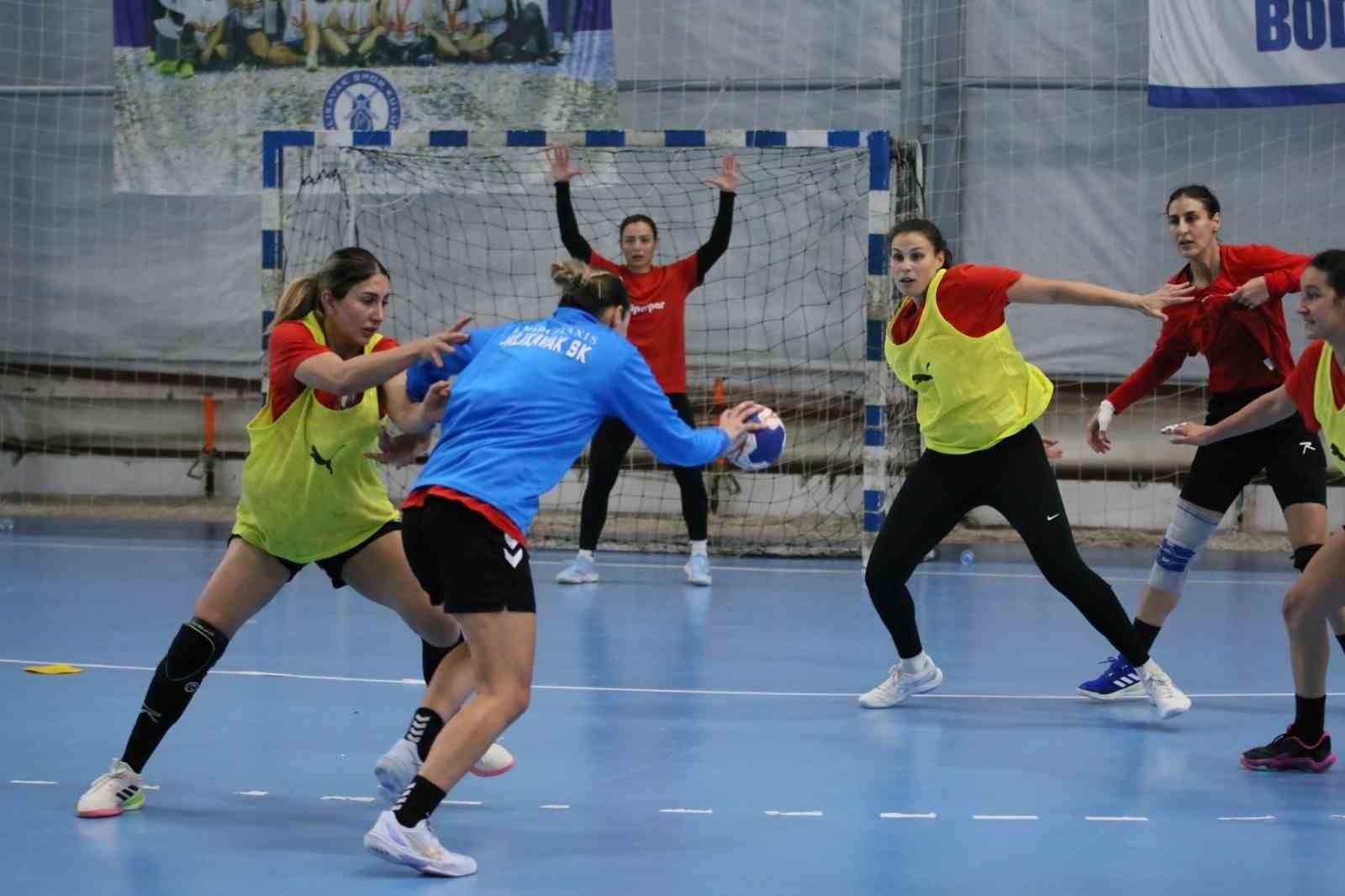 armada praxis yalikavakspor ikinci yari hazirliklarina basladi 3 KQaCw9Dy