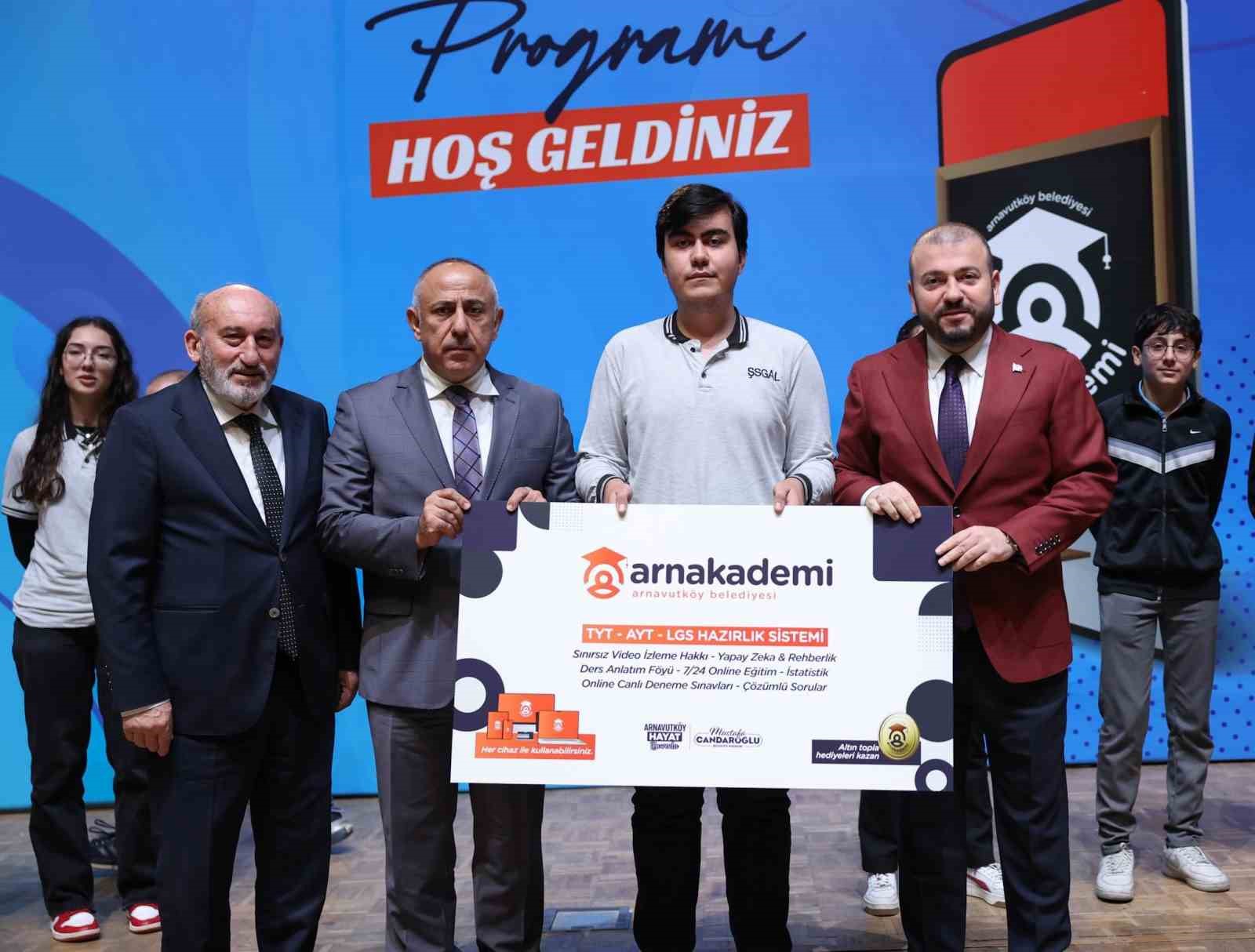 arnakademi ile yks ve lgs yolculugunda dijital guc arnavutkoyde 0 HwgJwAuc