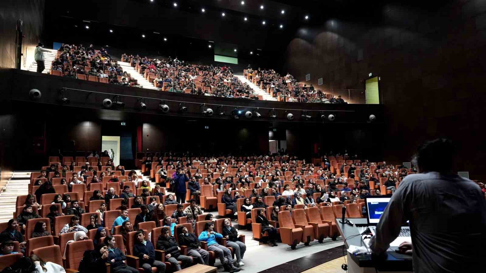 arnakademi ile yks ve lgs yolculugunda dijital guc arnavutkoyde 5 TJlEM9C8