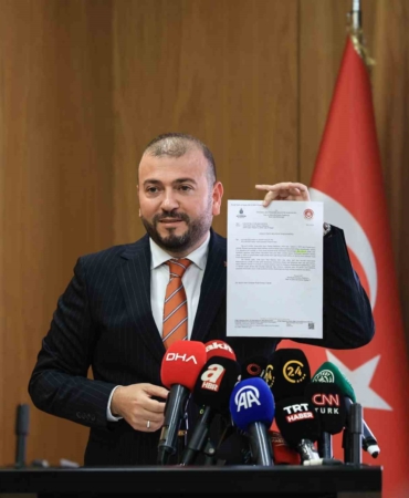 arnavutkoy-belediye-baskani-candaroglundan-ozgur-ozelin-iddialarina-yanit-IlVJTmym.jpg